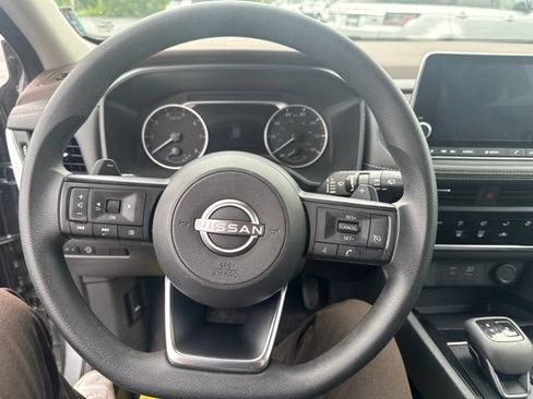 Used 2023 Nissan Rogue S AWD/4WD image 12