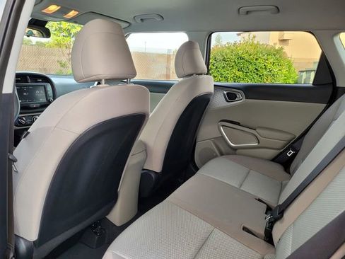 Certified 2025 Kia Soul LX w/ LX Technology Package image 16