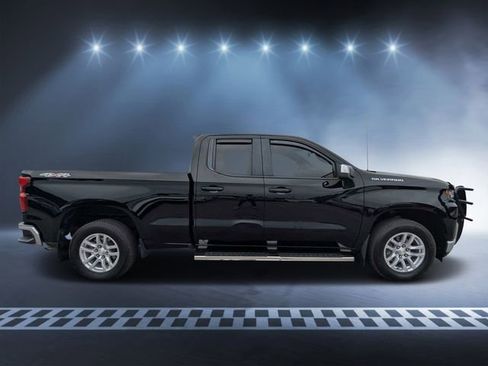 Used 2020 Chevrolet Silverado 1500 LT w/ Trailering Package AWD/4WD image 2