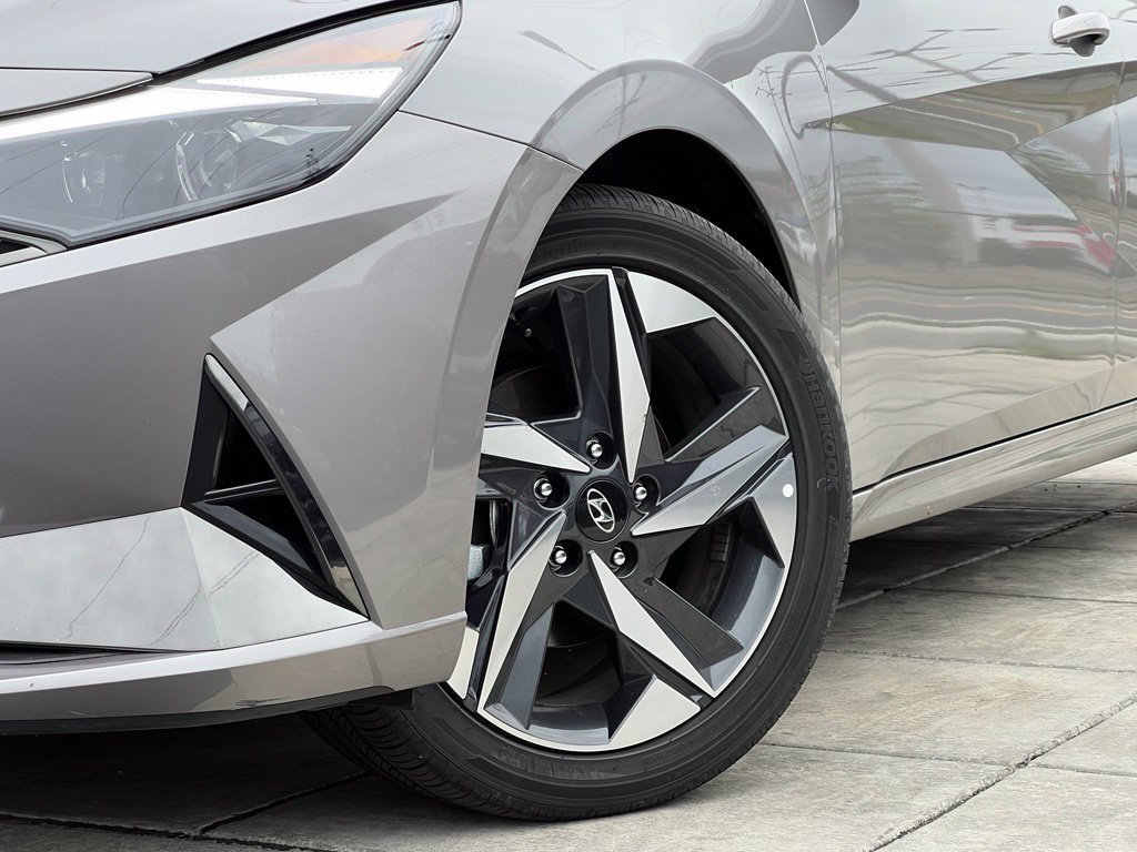 Certified 2023 Hyundai Elantra Limited FWD image 2
