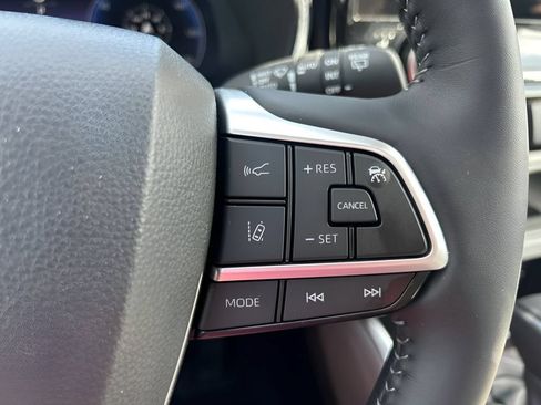 Used 2025 Toyota Highlander Platinum AWD/4WD image 27