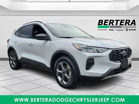 Used 2025 Ford Escape ST-Line AWD/4WD image 1
