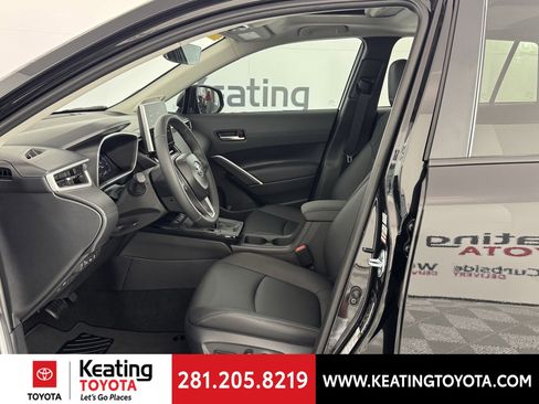 Certified 2026 Toyota Corolla Cross XLE image 14