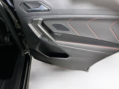 Used 2024 Volkswagen Tiguan Wolfsburg Edition image 29