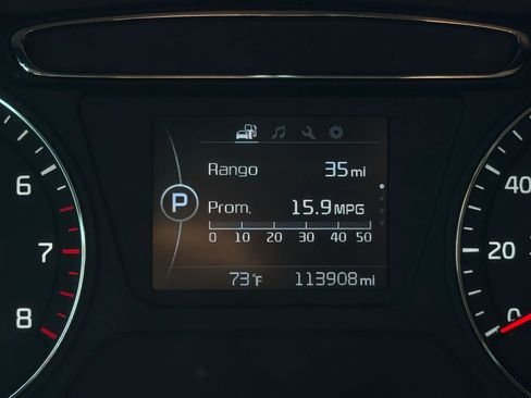 Used 2017 Kia Sorento LX w/ LX Convenience Package image 19