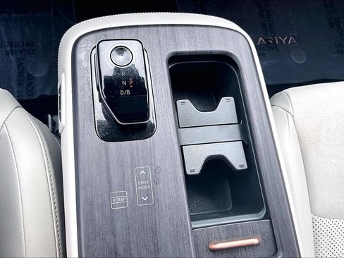 Used 2023 Nissan Ariya FWD image 37