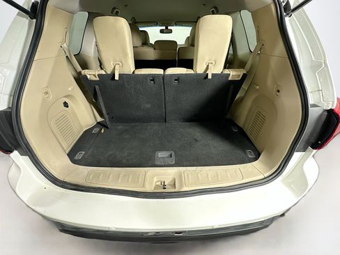 Used 2017 Nissan Pathfinder SV FWD image 32