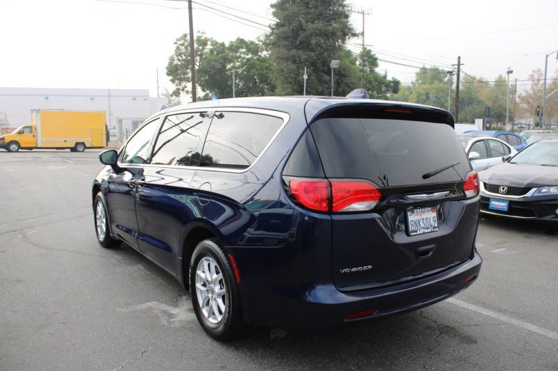 Used 2020 Chrysler Voyager LX FWD image 4