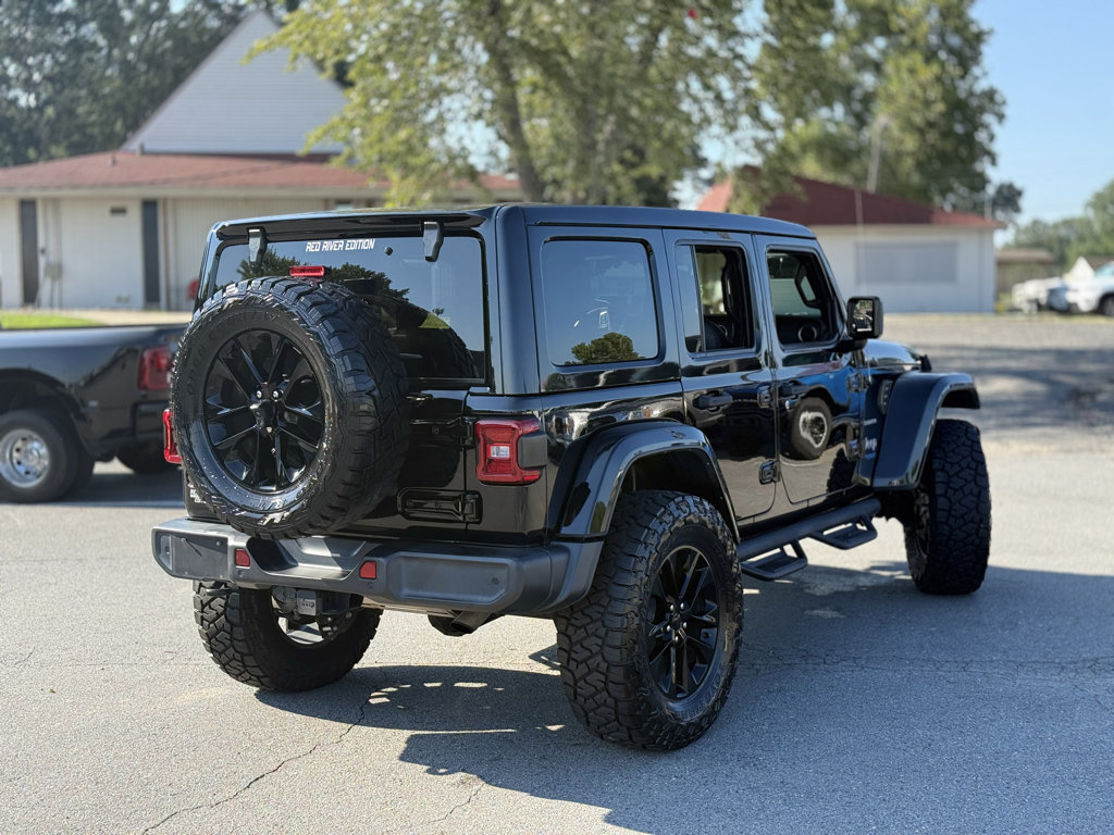 Used 2021 Jeep Wrangler Unlimited Sahara w/ Cold Weather Group AWD/4WD image 9