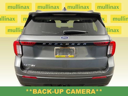New 2026 Ford Explorer Active RWD image 8