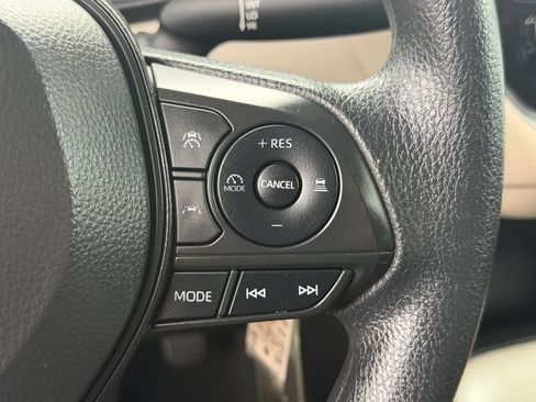 Used 2024 Toyota Corolla LE FWD image 31
