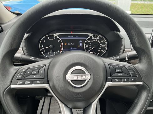 Used 2023 Nissan Altima 2.5 SV FWD image 14