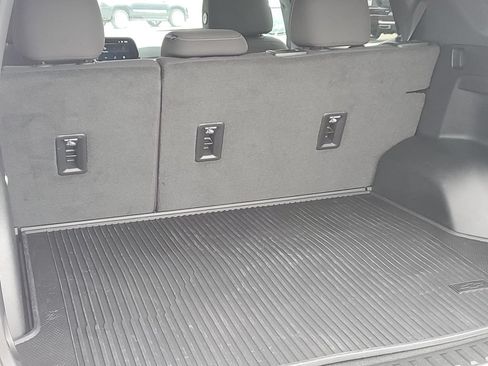 Used 2026 Chevrolet Equinox LT w/ LPO, Floor Liner Package FWD image 33