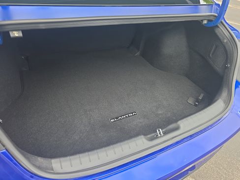 Used 2023 Hyundai Elantra SEL w/ Convenience Package FWD image 12