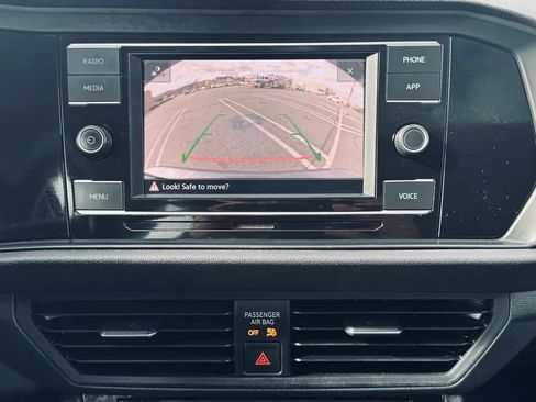 Used 2021 Volkswagen Jetta SE image 17