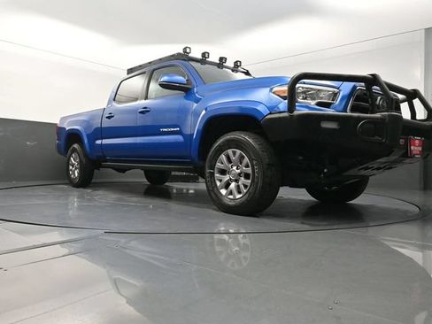 Used 2018 Toyota Tacoma SR5 AWD/4WD image 31