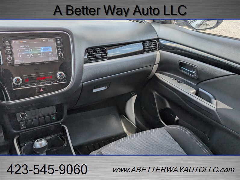 Used 2020 Mitsubishi Outlander ES FWD image 9