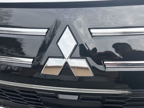 New 2026 Mitsubishi Outlander ES image 33