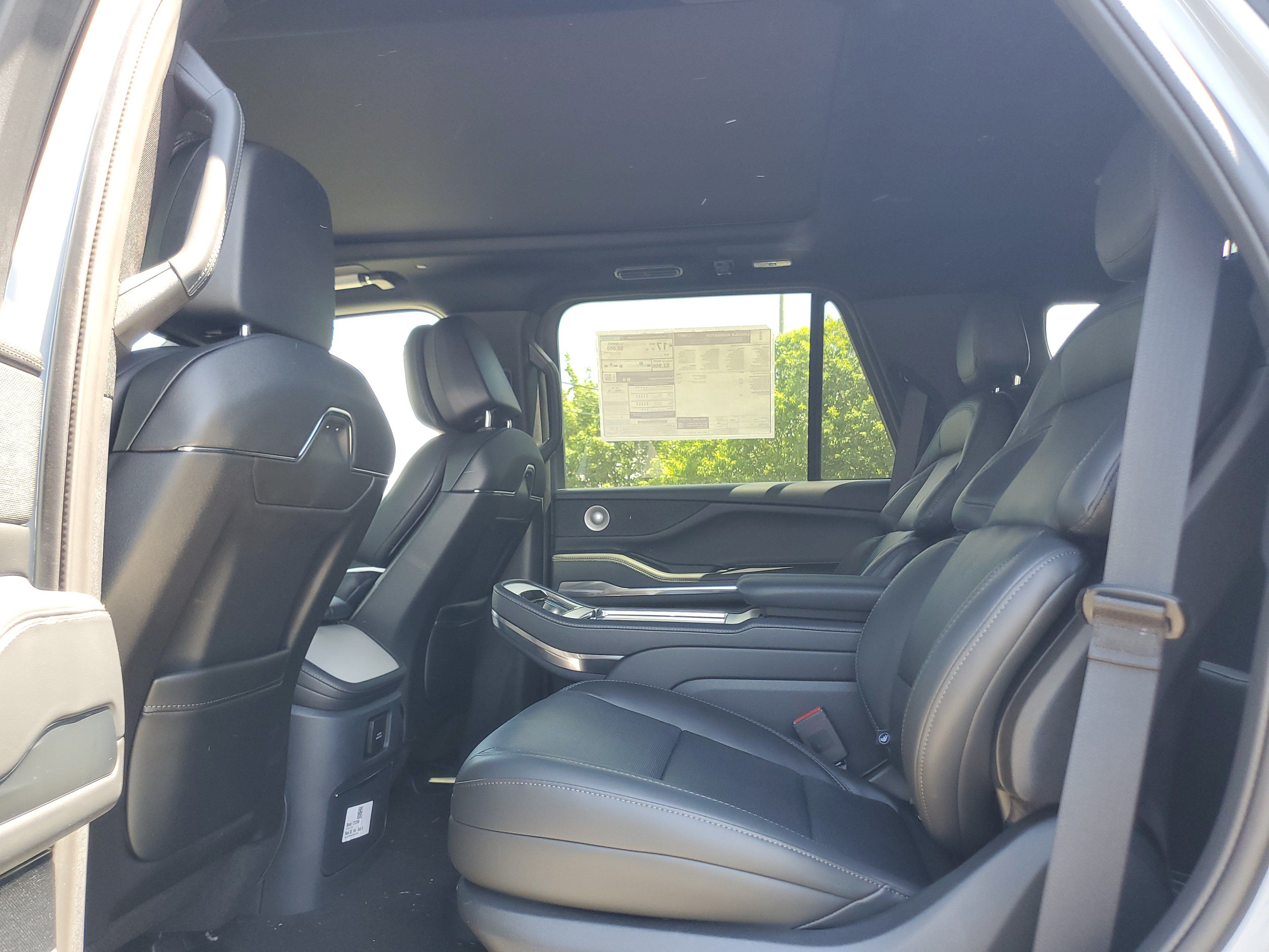 New 2026 Lincoln Navigator Reserve w/ Jet Appearance Package AWD/4WD image 27