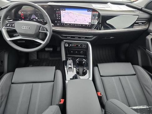 Used 2025 Audi Q5 Premium Plus image 11