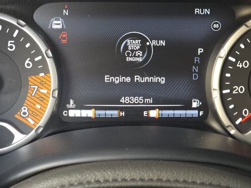 Used 2023 Jeep Renegade Trailhawk AWD/4WD image 23
