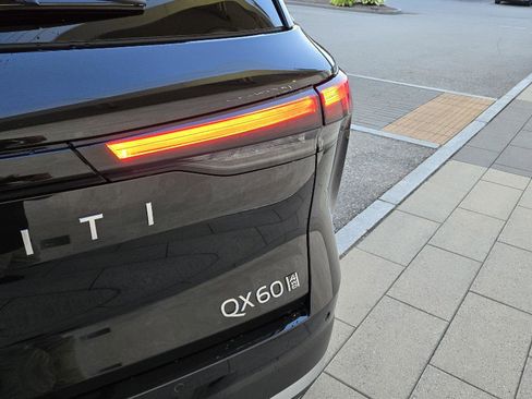New 2026 INFINITI QX60 Luxe w/ Cargo Package image 12