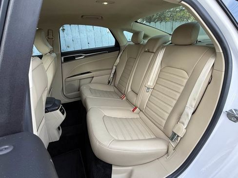 Used 2015 Ford Fusion SE w/ Equipment Group 202A image 5