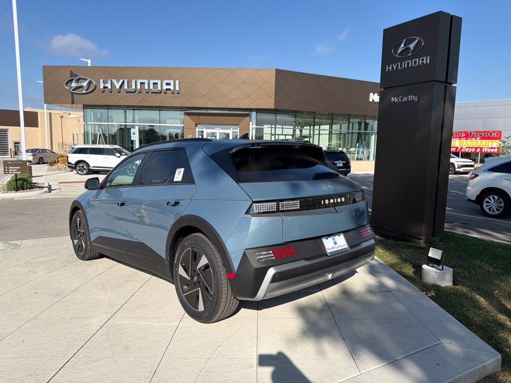 New 2027 Hyundai Ioniq 5 SEL RWD image 3