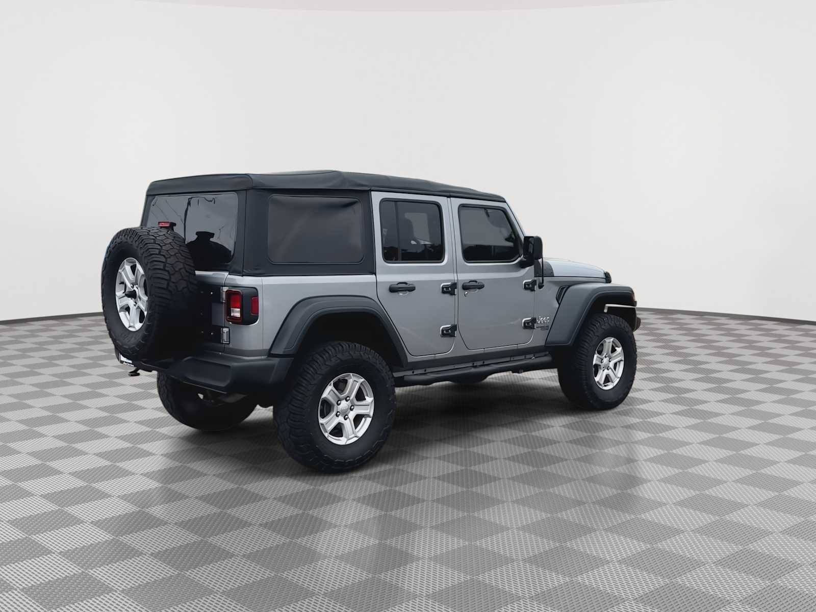 Used 2018 Jeep Wrangler Unlimited Sport S AWD/4WD image 8