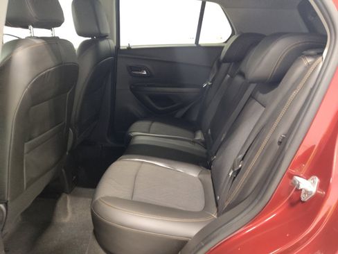 Used 2022 Chevrolet Trax LT w/ Driver Confidence Package AWD/4WD image 18