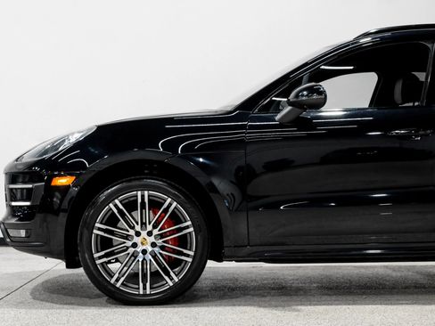 Used 2017 Porsche Macan Turbo image 10