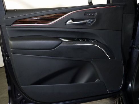 Used 2023 Cadillac Escalade ESV Premium Luxury image 26