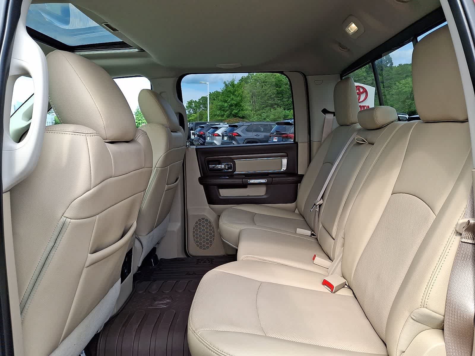 Used 2015 RAM 1500 Laramie w/ Convenience Group AWD/4WD image 11