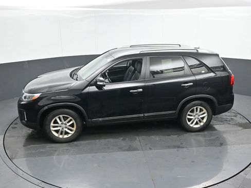Used 2015 Kia Sorento LX image 39