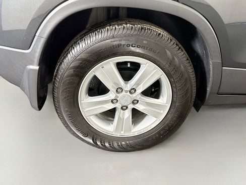 Used 2020 Chevrolet Trax LS w/ Tint and Cruise Package FWD image 32