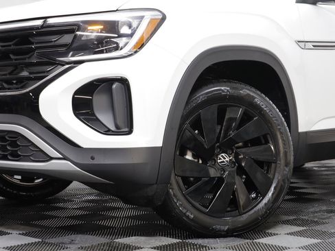 New 2026 Volkswagen Atlas Cross Sport SE image 3