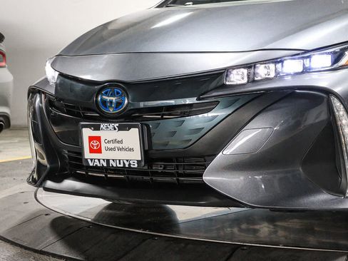 Certified 2022 Toyota Prius Prime LE FWD image 9