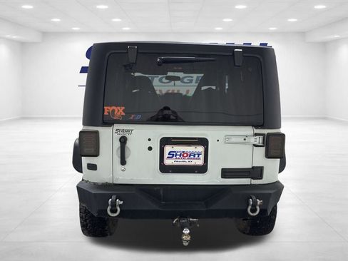 Used 2016 Jeep Wrangler Sahara image 5