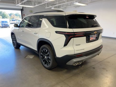 New 2026 Chevrolet Traverse LT w/ Sun and Wheel Package image 2
