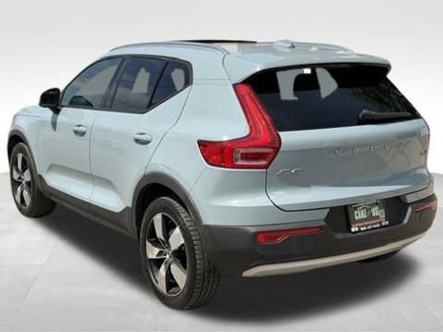 Used 2019 Volvo XC40 T5 Momentum AWD/4WD image 9
