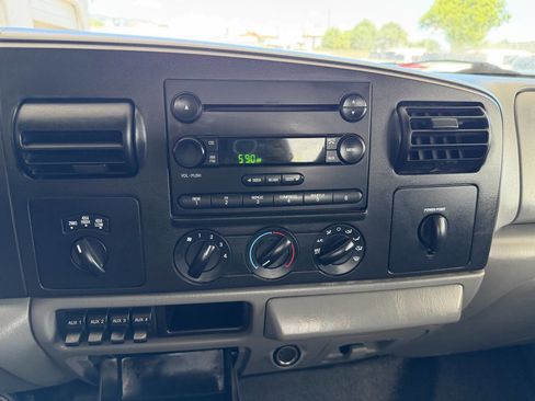 Used 2006 Ford F350 4x4 Crew Cab DRW Super Duty image 9