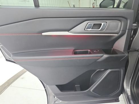 Used 2025 Ford Explorer ST-Line w/ Premium Package RWD image 37
