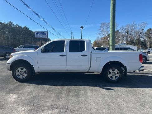 Used 2008 Nissan Frontier SE w/ SE Value Truck Pkg image 4