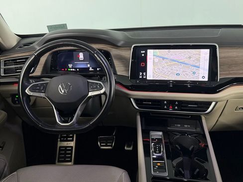 Used 2024 Volkswagen Atlas SEL Premium R-Line image 22