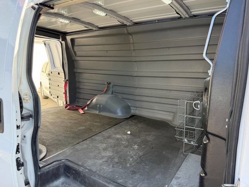Used 2022 Chevrolet Express 2500 image 14