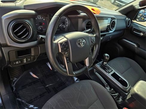 Used 2019 Toyota Tacoma TRD Off-Road image 10