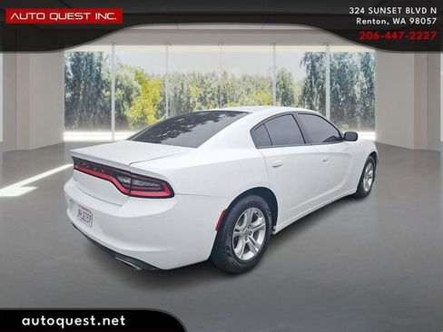 Used 2021 Dodge Charger SXT w/ Leather Interior Group image 5