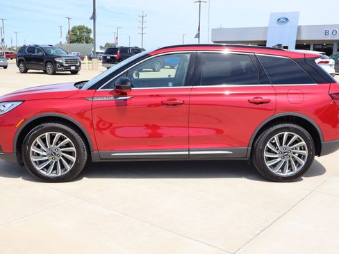 Used 2025 Lincoln Corsair Reserve FWD image 8