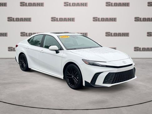 Used 2025 Toyota Camry SE w/ Multimedia Upgrade Package FWD image 7