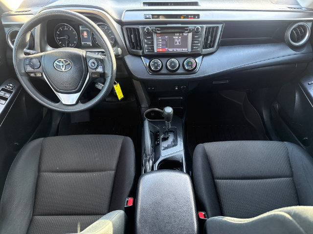 Used 2017 Toyota RAV4 LE FWD image 10